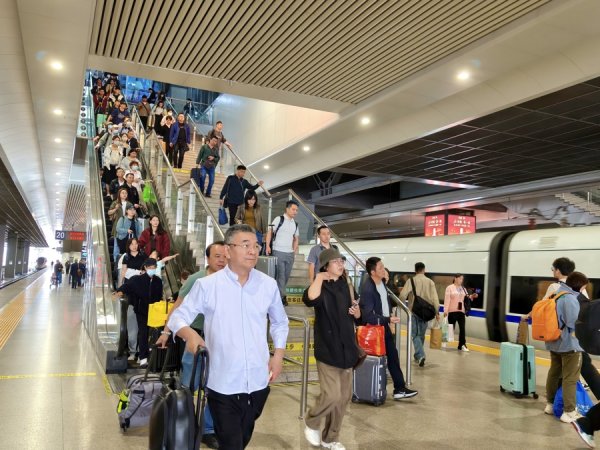 卓信宝 铁路今迎“五一”假期运输客流最高峰，长三角铁路有望创单日客发量新高