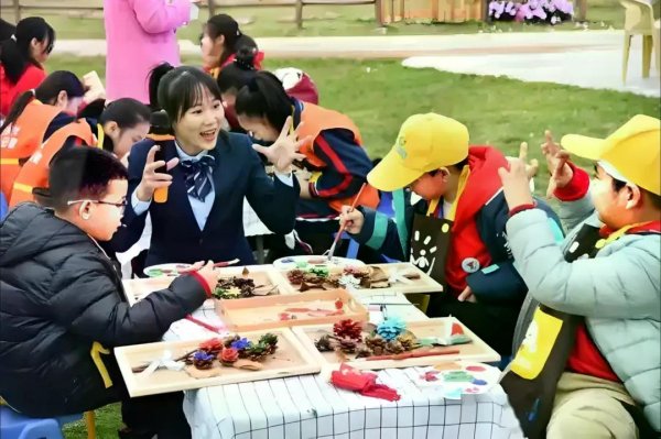 广发E配 光明夜读｜“玩五天写三篇”？带娃旅行该怎么玩